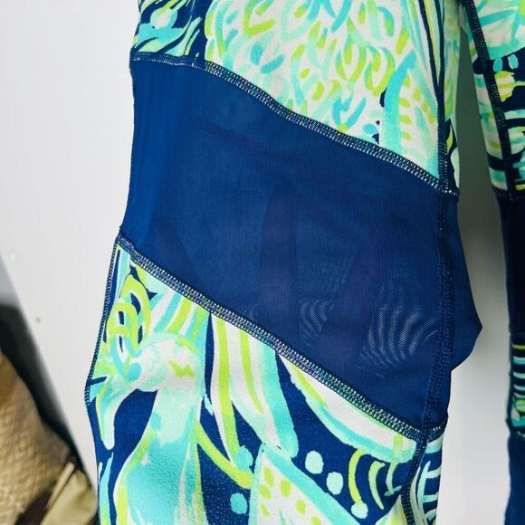 Lilly Pulitzer Blue Green Tropical Mesh Insert Workout Pants - Picture 5 of 13